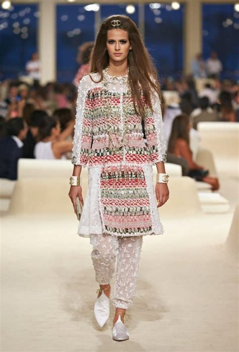 Chanel Cruise 2015 Runway Show Photos