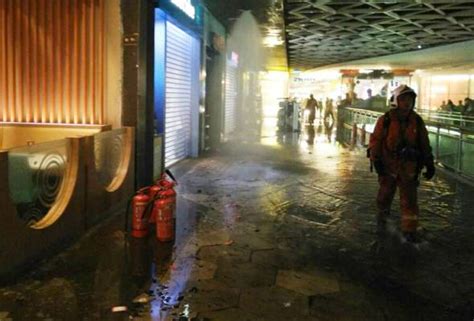 Mid valley megamall merupakan pusat membeli belah yang mempunyai pelbagai tarikan dan bukan hanya sekadar tempat membeli belah. Kebakaran tercetus di pusat beli belah Mid Valley ...