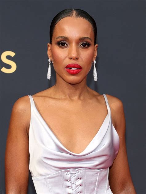 All Of The Best Beauty Looks From The Emmys 2021 Red Carpet Who What Wear