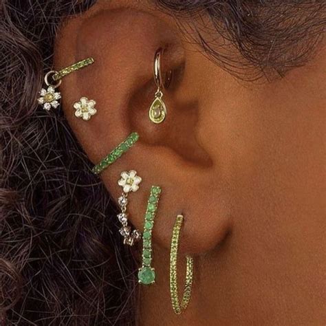 𝑐𝑙𝑜𝑠𝑔𝑎𝑙𝑙𝑒𝑟𝑦 ˚ ༘♡ ࿐ Earings Piercings Black Girl Earrings Earrings