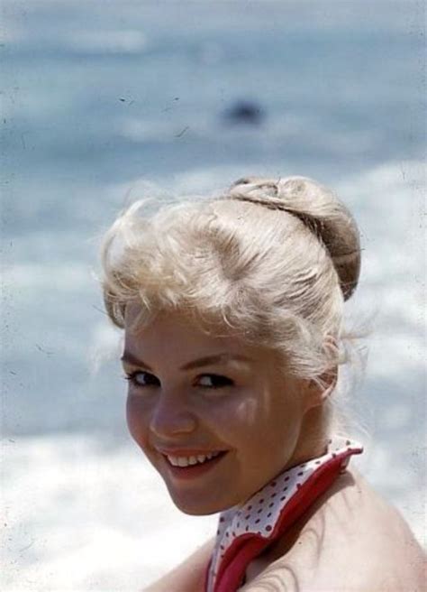 53 Stunning Color Photos Of Sandra Dee From Between The 1950s And 1960s