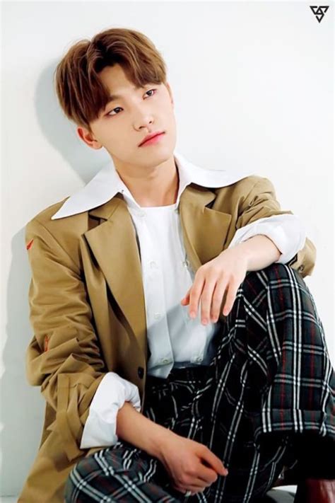 Dispatch 190130 #seventeen⁠ ⁠ 6th mini album 'you made my dawn' jacket photoshoot. Dino (Seventeen) Facts and Profile, Dino's Ideal Type ...