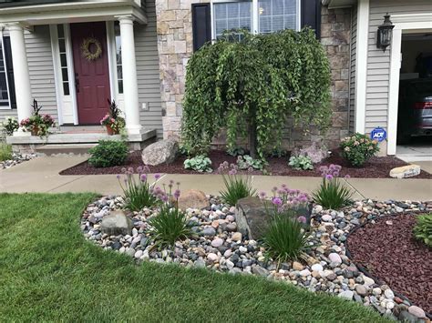 71 Front Yard Landscaping With River Rock Garden Design