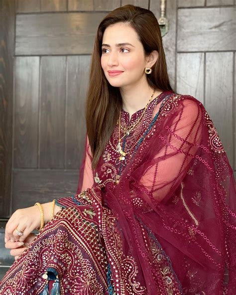 Sana Javed Looks Ethereal In Her Latest Bridal Shoot Reviewitpk