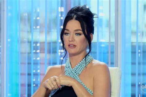 American Idol Katy Perry Booed For Critiquing Contestants Performance
