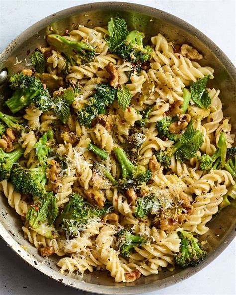 Nyt Cooking On Instagram Blistered Broccoli Pasta With Walnuts
