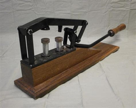 Hand Operated Reloading Press