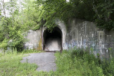 This Unique Tunnel In Pittsburgh Will Terrify You