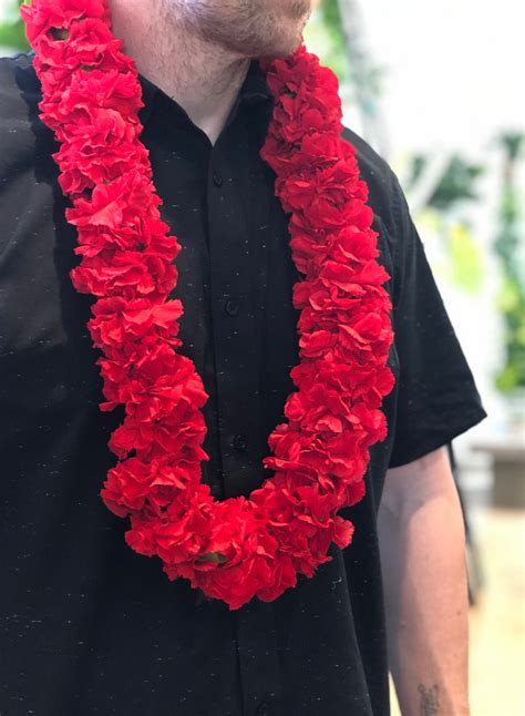 Elvis In Hawaii Carnation Lei Orchid Dynasty