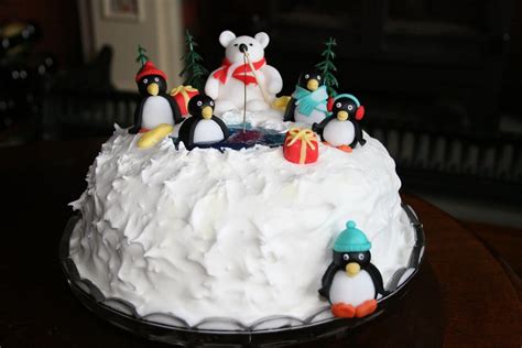 lauralovescakes... Penguin Party Christmas Cake