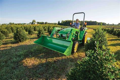 John Deere Launches New Economy Focused 3d Series Compact Utility
