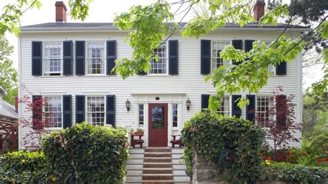 Colonial Style Houses A Guide To The Look And How To Get It