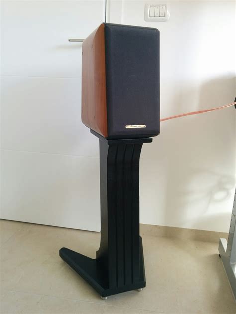 We did not find results for: DIY Bookshelf Speaker Stands - Toli's DIY