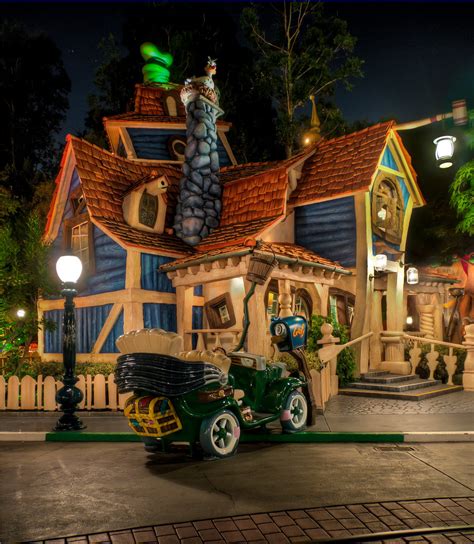 Goofys Playhouse Toontown Disneyland A Photo On Flickriver