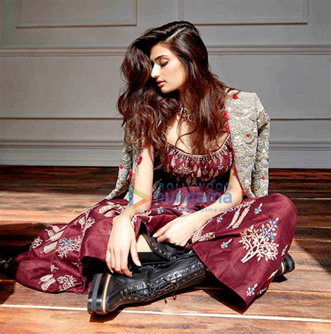 In the past, athiya has been seen in the movies like hero and mubarakan. Athiya Shetty Photos - Bollywood Hungama
