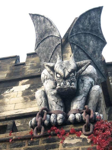 The History Of Gargoyles And Grotesques Facts Information Pictures Estatuas Dragones Y