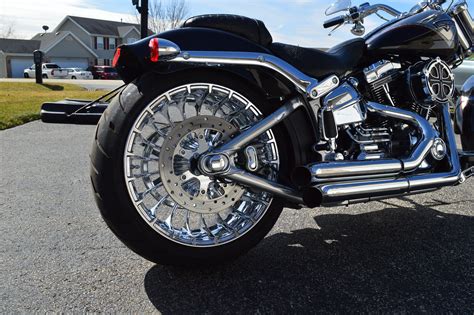 2013 Harley Davidson® Fxsbse Cvo™ Breakout Two Tone Black Diamond