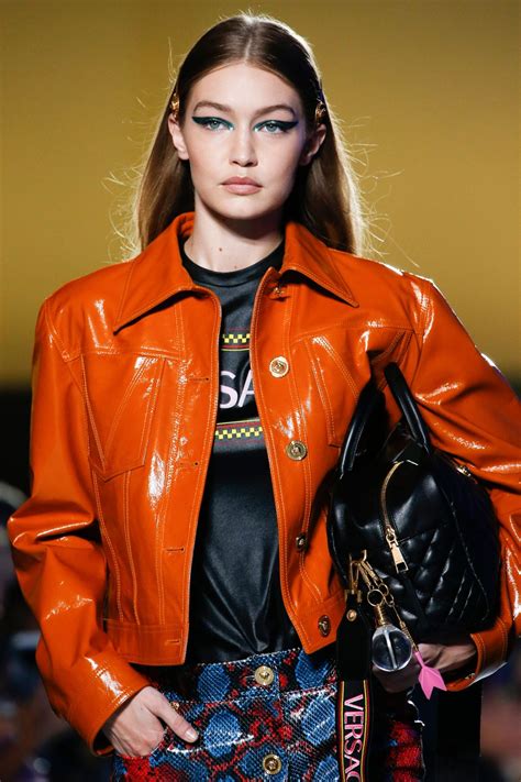 Gigi hadid x tommy hilfiger i runway walk compilationedited by: GIGI HADID at Vesace Runway Show at Milan Fashion Week 09 ...
