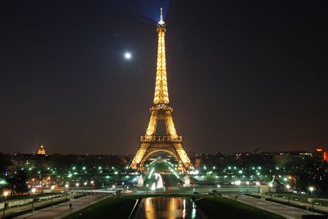 Eiffel Tower At Night Wallpaper Wallpapersafari