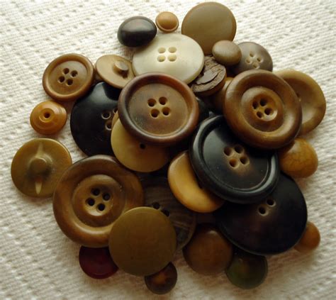 Lot Of 55 Vintage Composition Buttons Buttons Craft Supplies And Tools