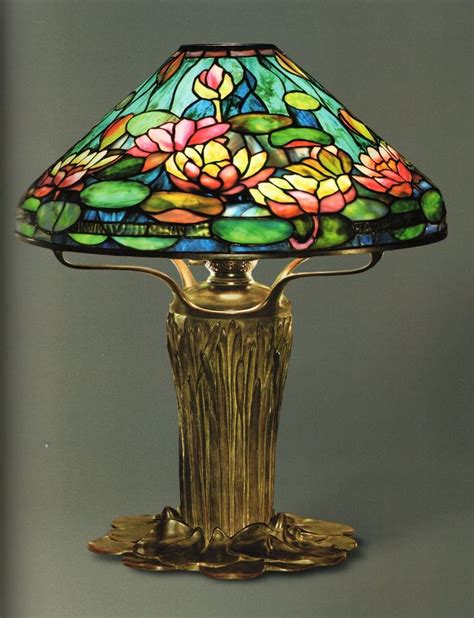 1910 Tiffany Pond Lily Glass Lamp On Cattail Bronze Base Tiffany
