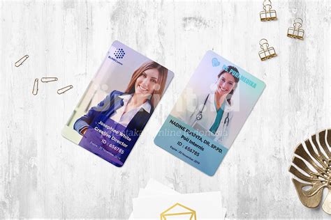 Kartu id card merupakan salah satu alat penting untuk perusahaan, organisasi, kelompok, tanda kami menerima pembuatan cetak id card lengkung 1 sisi, perusahaan kartu (card pekerja), kartu. Desain ID Card untuk Perusahaan atau Corporate - Uprint.id