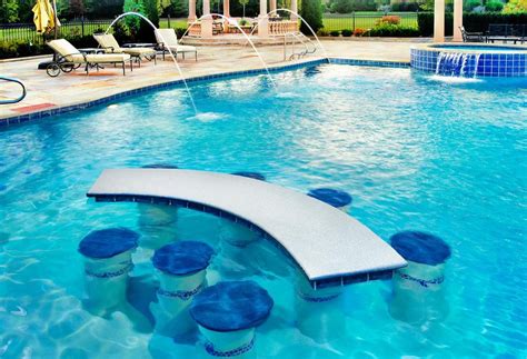 Swimming Pool With Built In Seats And Table Pool