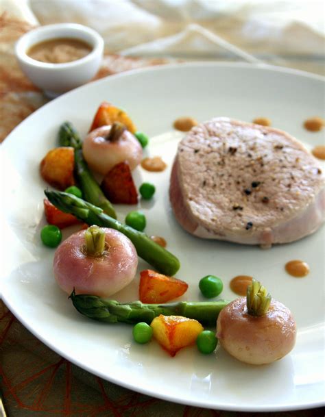 Grenadins de veau petits légumes de printemps Château Bonnet rouge 2018