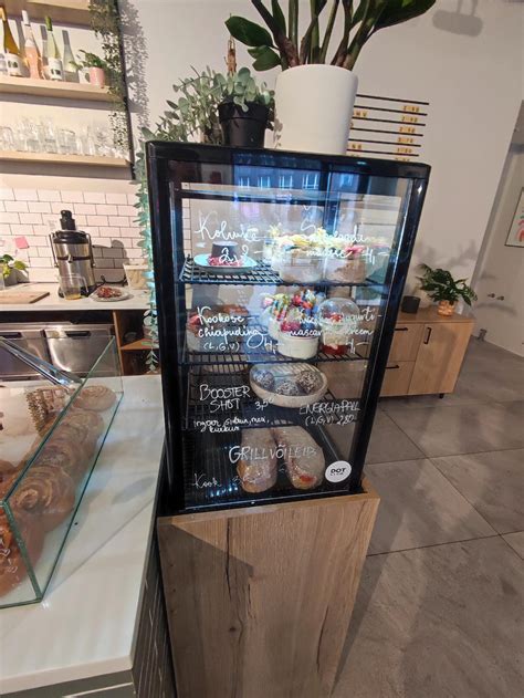 Dot Cafe | Laptop Friendly Spaces | RuuM