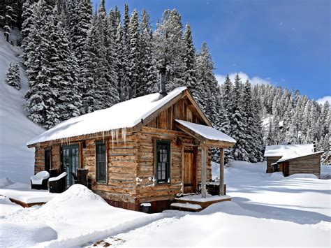 7 Cozy Cabins For A Winter Getaway