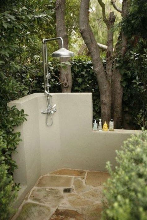 Affordable Outdoor Shower Ideas To Maximum Summer Vibes 24 Outdoor Baths Outdoor Bathrooms Diy