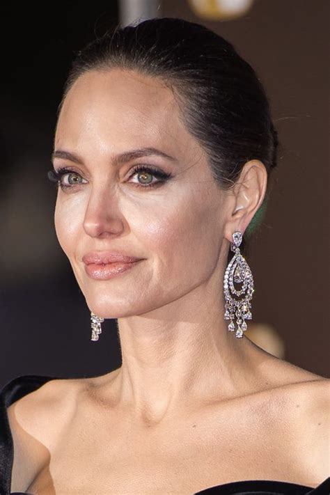 Angelina Jolies Hairstyles And Hair Colors Steal Her Style
