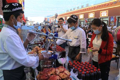 Night Markets Brighten Up Southern Xinjiang Shine News