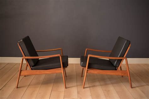 Vintage Pair Of Danish Komfort Teak Lounge Chairs By Arne Wahl Iversen