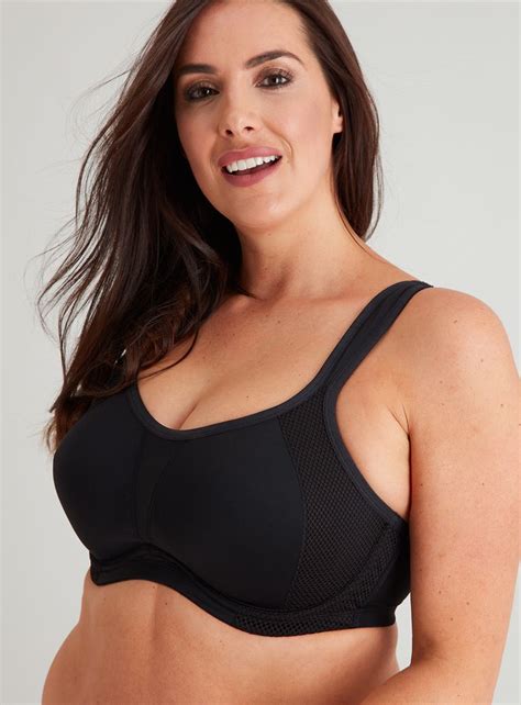 Find your perfect sports bra with ua's quiz. SKU DD+ high impact flexiwire sports bra:Black in 2020 ...