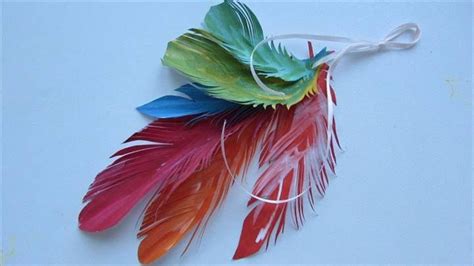 14 Diy Feather Crafts Easy Ideas Diy To Make Feather Decorations