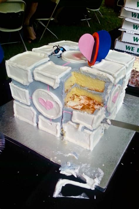 Geek Art Gallery Sweets Companion Cube Cake