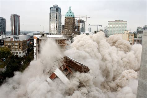 File:Woodwards building Vancouver demolition 2.jpg - Wikipedia