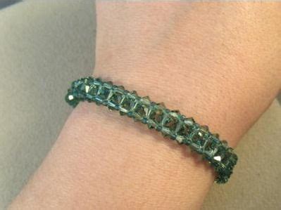 Download The Flat Spiral Stitch is Perfect for Beginners Beaders | Beading patterns free, Beading ...