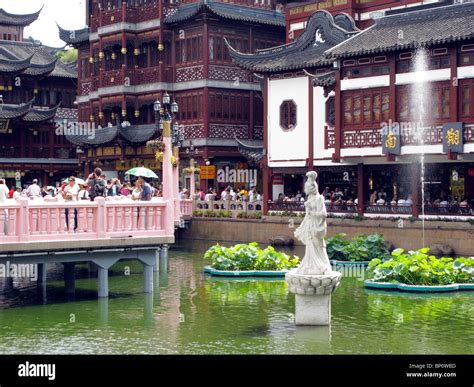 China Shanghai Yuyuan Gardens And Huxinting Tea House Stock Photo Alamy