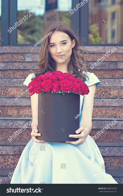 Beautiful Girl Bouquet Red Roses Box Stock Photo 398079295 Shutterstock