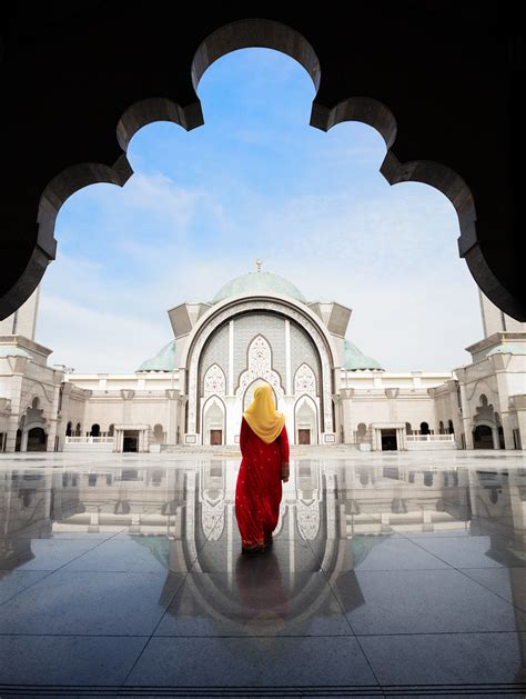 Latest on sports, politics, science and technology and other things around the globe. Malaysia | Malaysia Mosque with Muslim pray in Malaysia ...