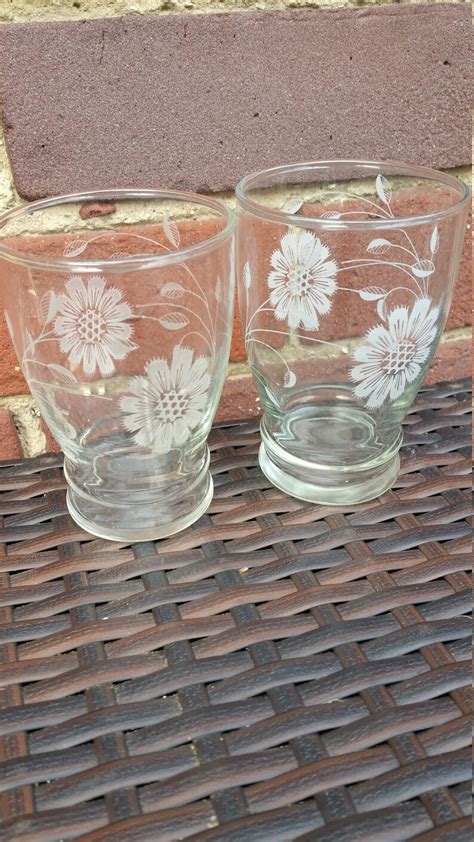Vintage Retro Clear Glass Drinking Glasses With White Flowers Etsy