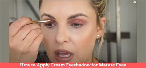 Steps To Apply Cream Eyeshadow For Mature Eyes