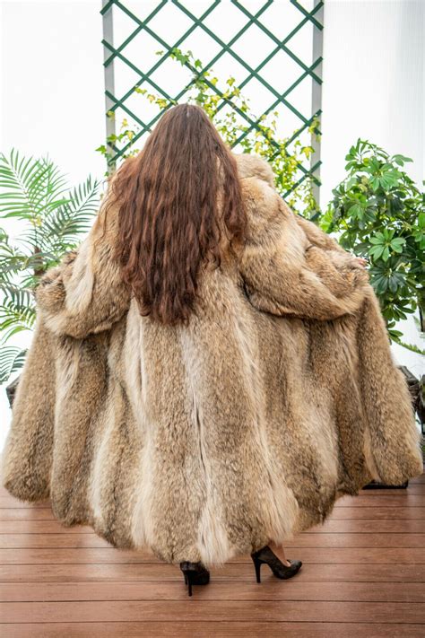 90 Gorgeous Canadian Coyote Coat Luxury Fur Extra Long Beautiful Look Size 2xl Ebay Coyote