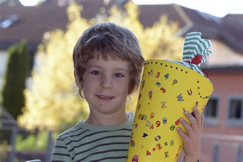 Ich habe letztes jahr in meinem kindergarten angerufen, einen termin mit der leiterin vereinbart, mir mit kind zusammen alles angeschaut, ein längeres gespräch geführt und… Schulreife - Wann ist es so weit? - Waldorfkindergarten ...