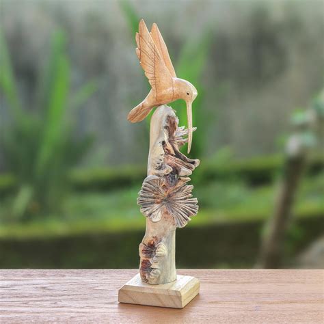 Hand Carved Flying Hummingbird Jempinis Wood Sculpture Hummingbird