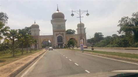 Kalau kau nak acu cuba try test keropok losong ni, picit link kat bawah ni untuk contact joe di facebook: Hari hari yang ku lalui...: Berkunjung ke Masjid Kristal ...
