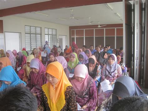 Masalah kekurangan bilik makmal sains mula dirasakan apabila tingkatan enam. MAJLIS ANGGOTA STAF MAKMAL SAINS PELAJARAN BATU PAHAT (c ...