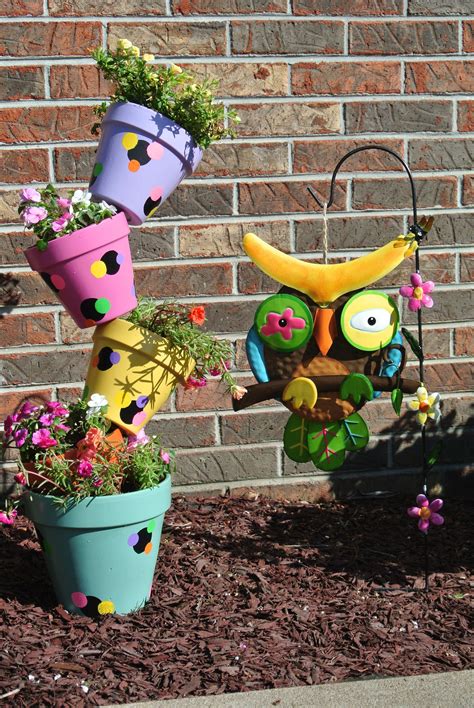 Topsy Turvy Flower Pots | Artesanato de potes de argila, Potes, Jardim